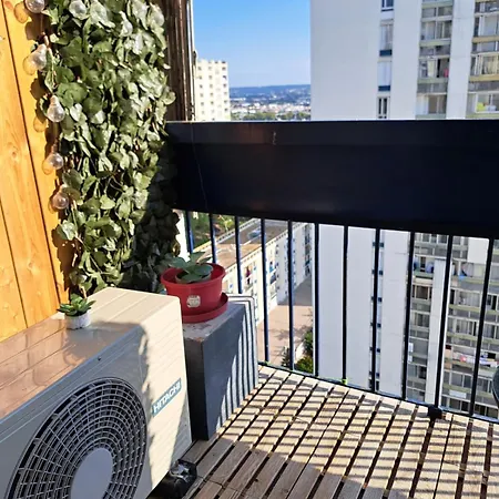 - Clim - Wifi -cuisine Privatif - Parking Prive - Salle De Bain Commune- Balcon *