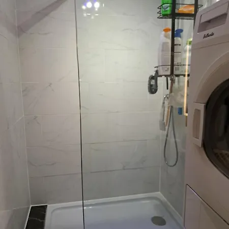 - Clim - Wifi -cuisine Privatif - Parking Prive - Salle De Bain Commune- Balcon 아파트 *