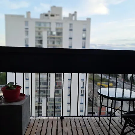 Apartamento - Clim - Wifi -cuisine Privatif - Parking Privé - Salle De Bain Commune- Balcon