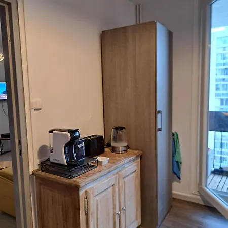 Apartamento - Clim - Wifi -cuisine Privatif - Parking Privé - Salle De Bain Commune- Balcon Nimes