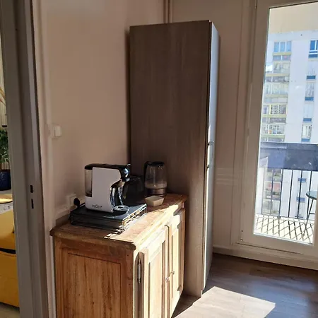 - Clim - Wifi -cuisine Privatif - Parking Prive - Salle De Bain Commune- Balcon 아파트 *