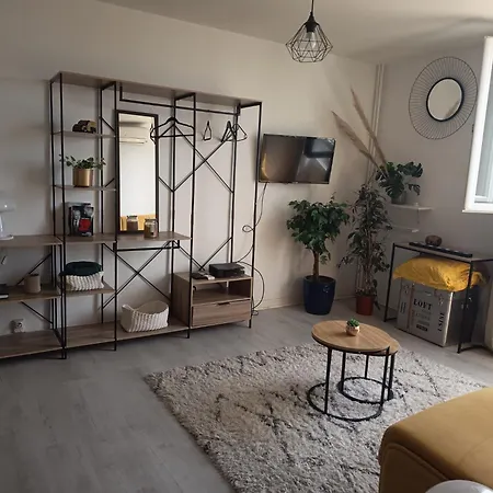 - Clim - Wifi -cuisine Privatif - Parking Prive - Salle De Bain Commune- Balcon נים