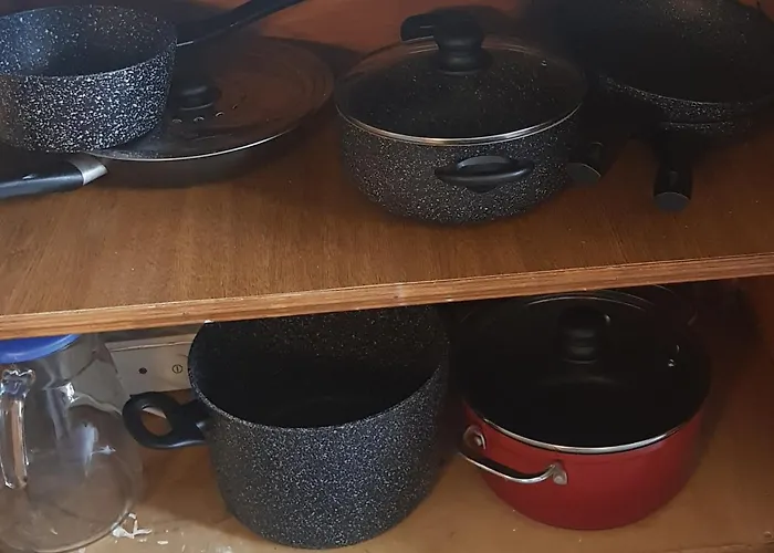 - Clim - Wifi -cuisine Privatif - Parking Prive - Salle De Bain Commune- Balcon Apartamento Nîmes