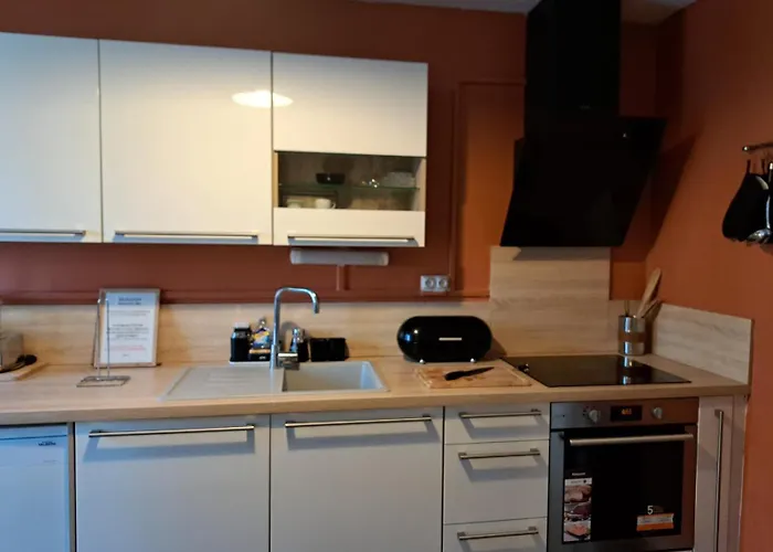 Apartamento - Clim - Wifi -cuisine Privatif - Parking Prive - Salle De Bain Commune- Balcon *